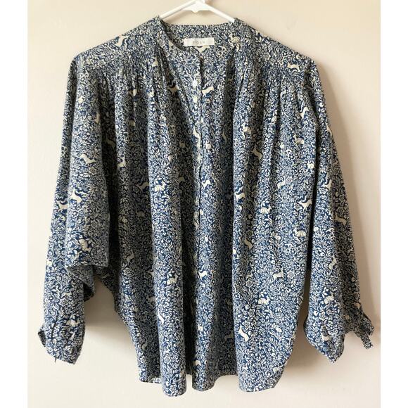 Doen Floral Blouse in Blue and White - Picture 3 of 8